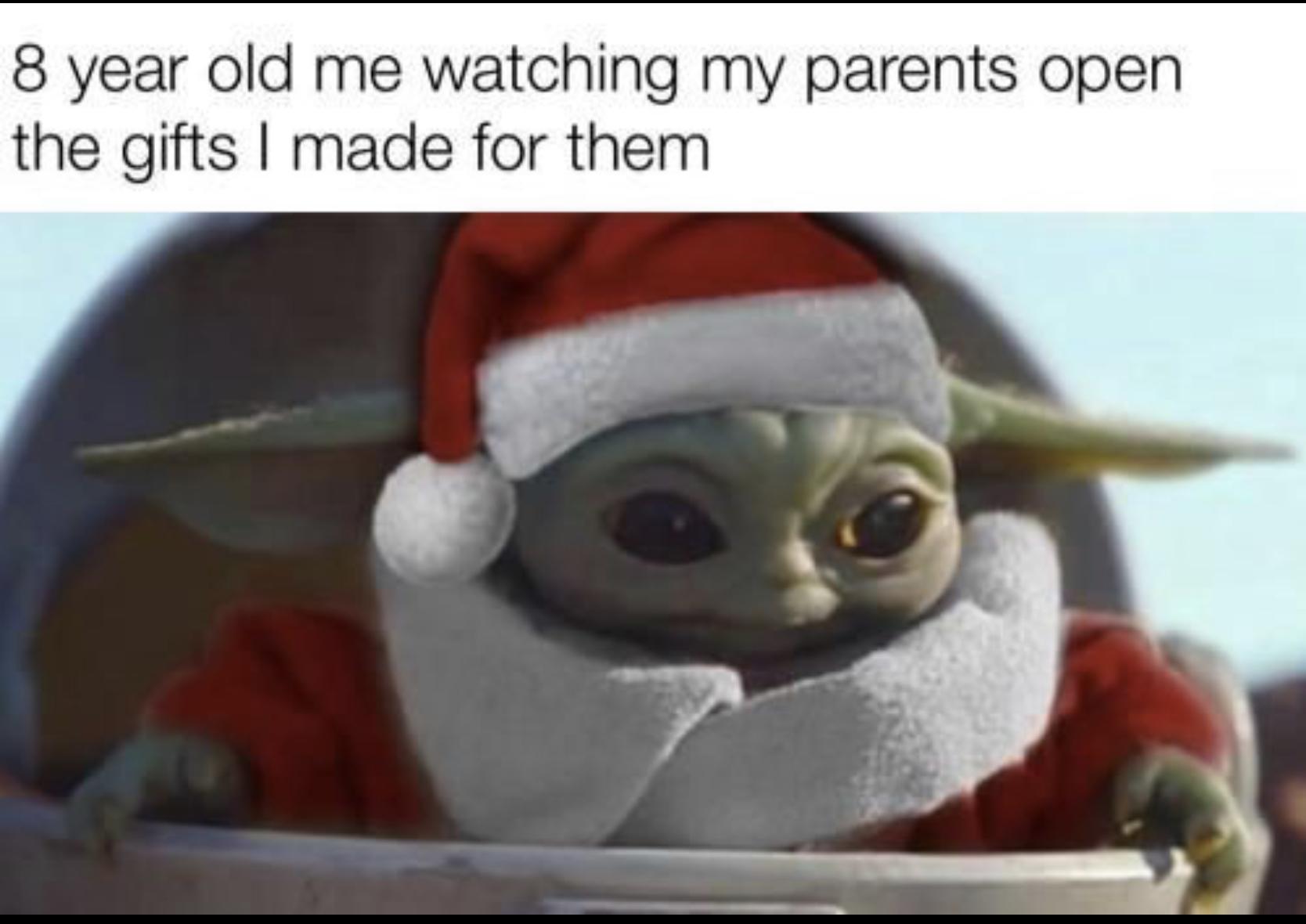 19 Adorable Baby Yoda Memes for Christmas 2020 645