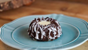 Read more about the article Gingerbread Mini Bundt Cakes